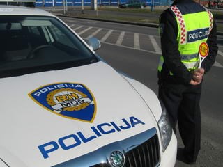 Slika PU_SiM/Vijesti/2012/Prometne/Kliš auto.jpg